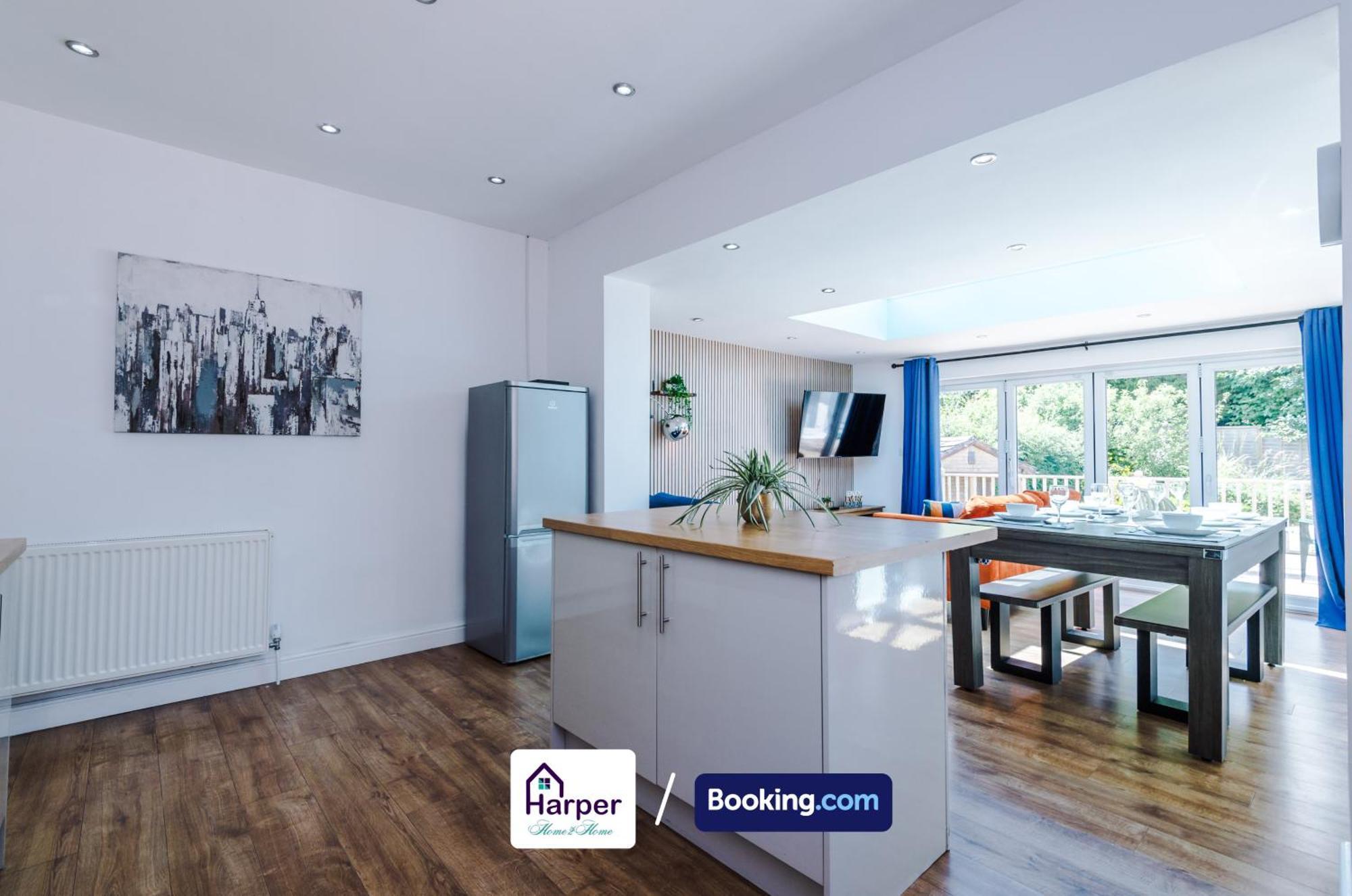 Spacious Detached Bungalow By Harperletting Short Lets & Serviced Accommodation Buckely With Pool Table & Driveway Buckley Exterior foto